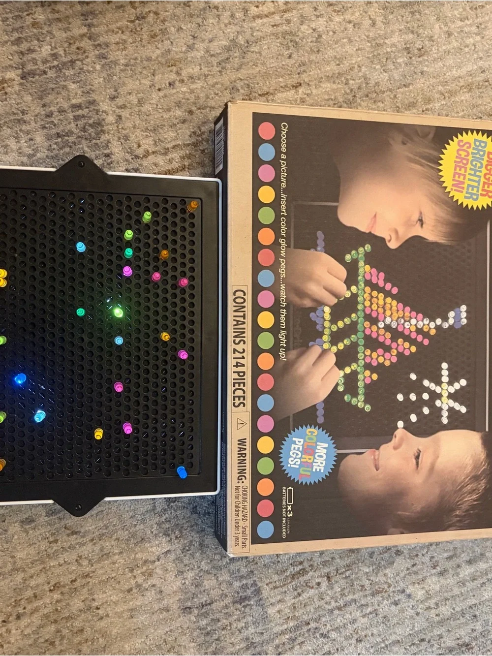 Light-Up Peg Art Board Kids Toy - Multicolor Pegs